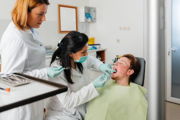 Best Tooth Infection Emergency Dentist  in Central Falls, RI